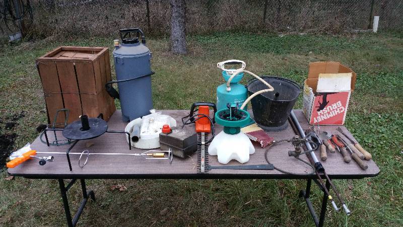 lot 73 image: Garden Tools