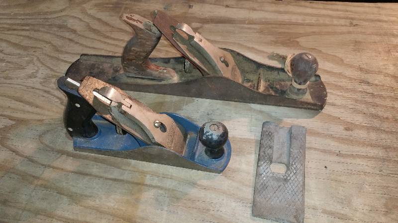 lot 267 image: 2 Wood  Planes