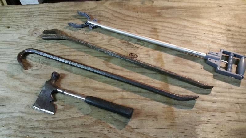 lot 268 image: Crowbars