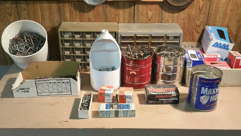 lot 274 image: Container Lot
