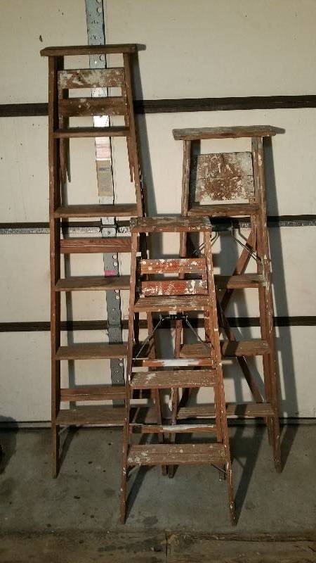 lot 287 image: Wood Ladders