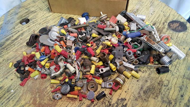 lot 132 image: Box Misc. Electrical Connectors