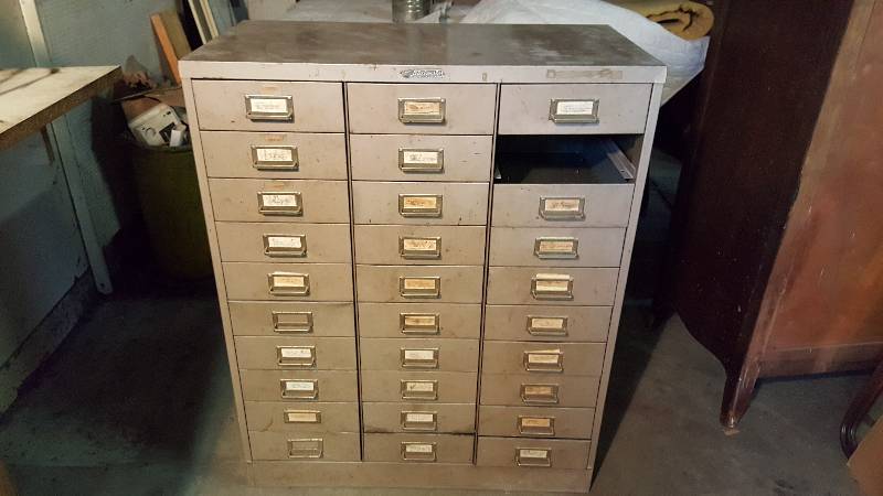 lot 133 image: Steel Storage Cabnet