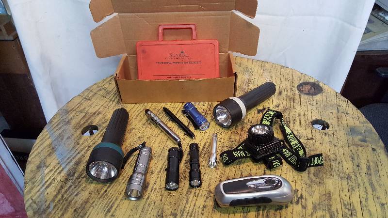 lot 142 image: Flash Lights
