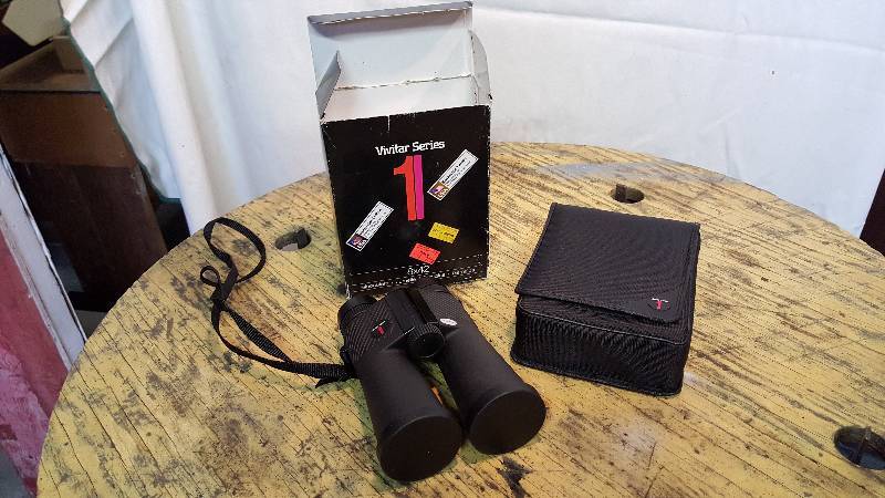 lot 158 image: Vivitar Binocular