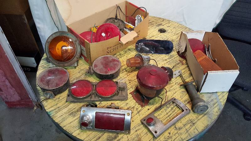 lot 180 image: Vintage Lights