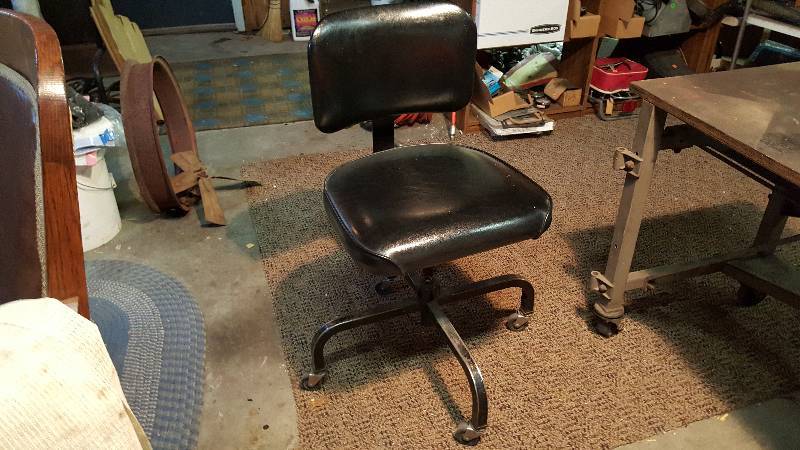 lot 193 image: Vintage Office Chair