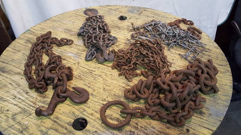 lot 196 image: 5 Chains