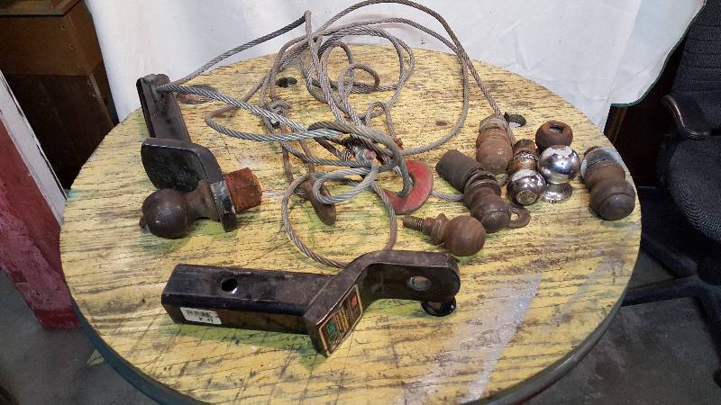 lot 197 image: Recivers & Hitch Balls
