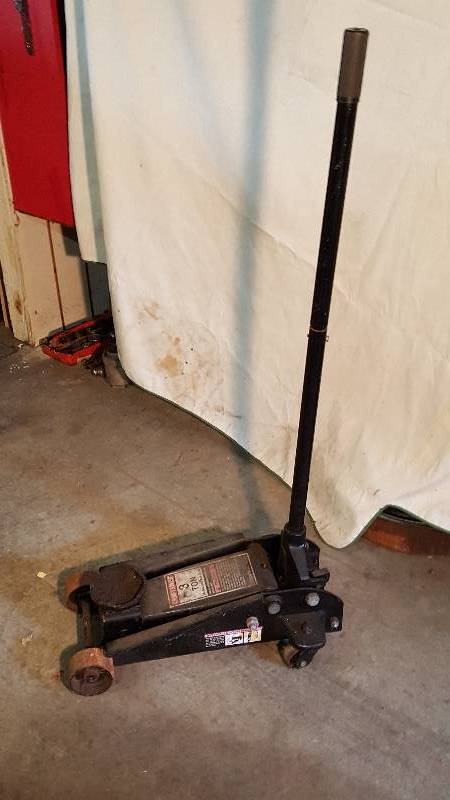 lot 237 image: Craftsman 3 Ton Hydraulic Car Jack