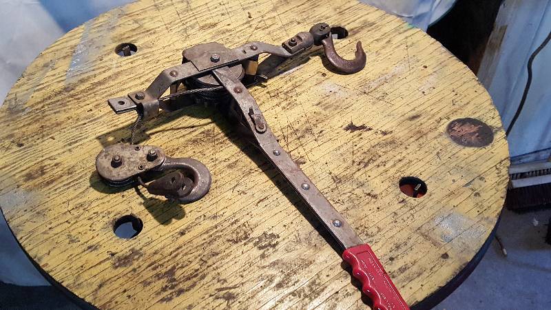 lot 244 image: 2 Ton Come Along