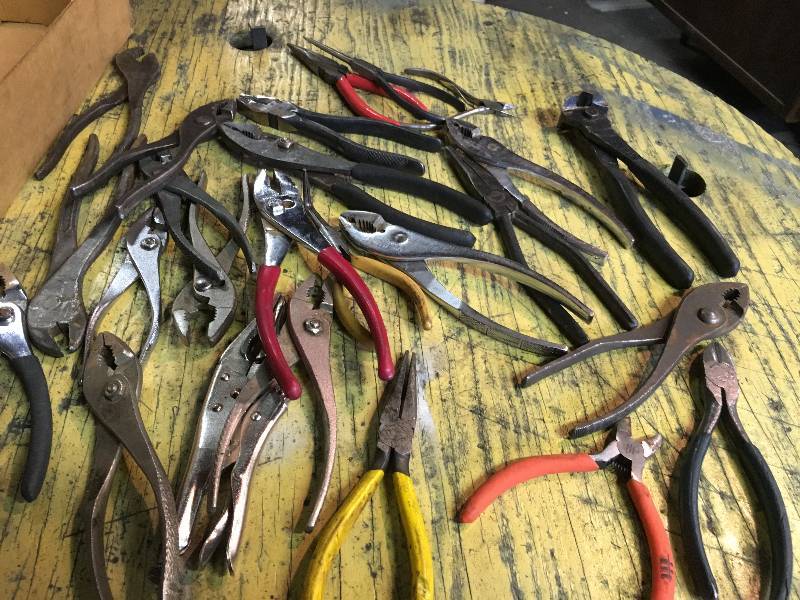 lot 79 image: Pliers And Wire Cutters