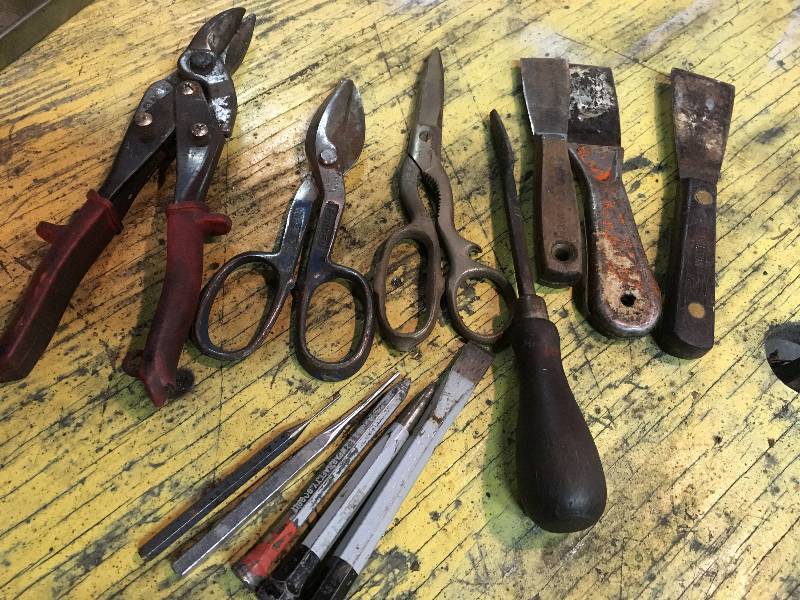 lot 89 image: Tin Snips Punches