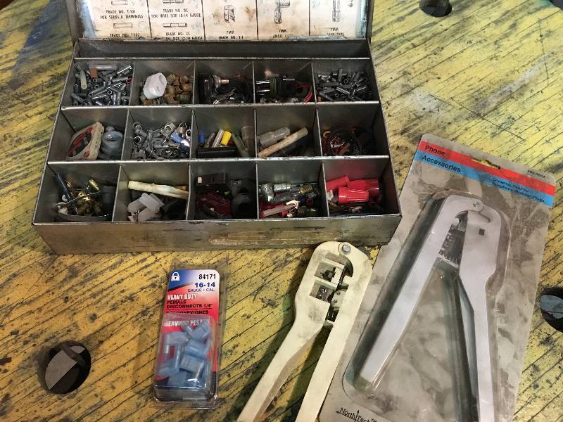 lot 116 image: Electrical Componets