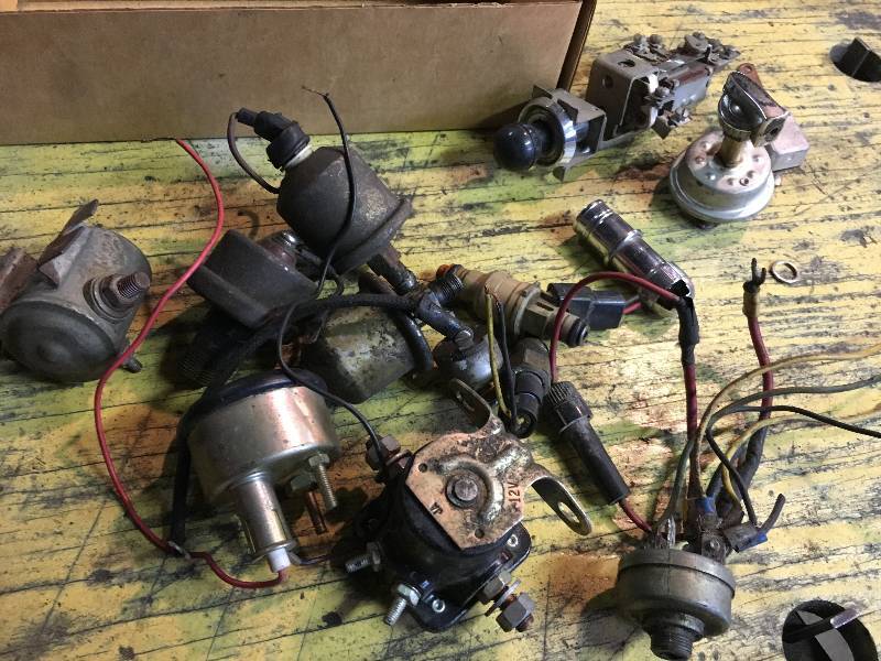 lot 122 image: Auto Electrical Componets