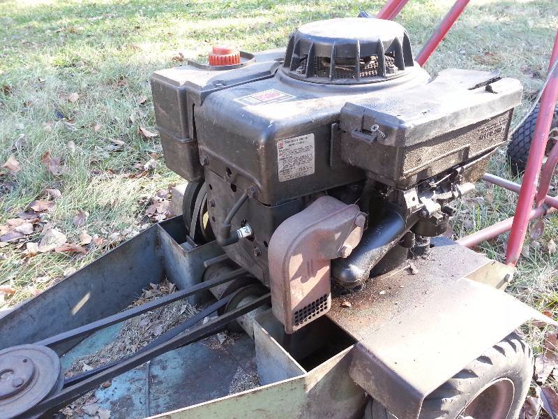 lot 5 image: Vintage Chris -Cut Lawn Mower