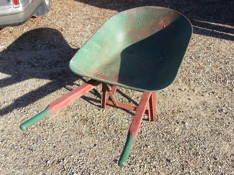 lot 8 image: Green Wheelbarrow