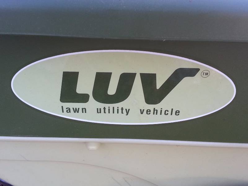lot 12 image: Luv Battery Operated Yard Cart