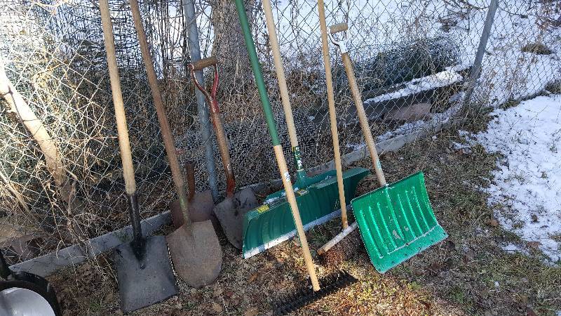 lot 292 image: Snow Shovels, Spades, Feed Shovels, Etc.