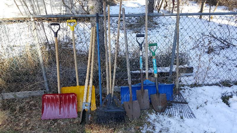 lot 294 image: Snow Shovels, Rakes, Shovels, Etc