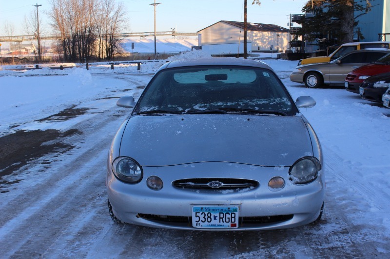 1999 Ford Taurus SE