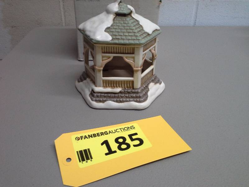 Colonial Village Collectible
