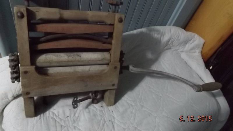 Antique Ringer