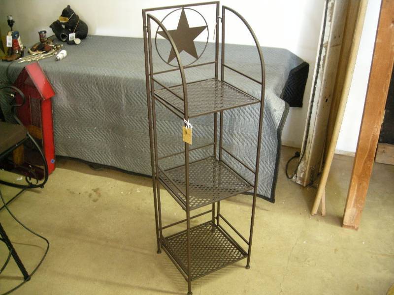 Metal Star 3 Tier Linen Shelf