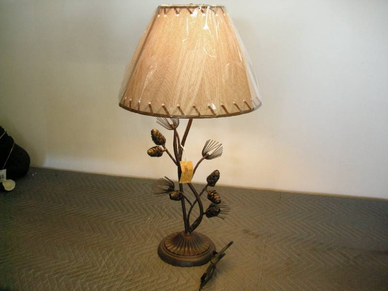 Metal Pine Cone Desk Lamp