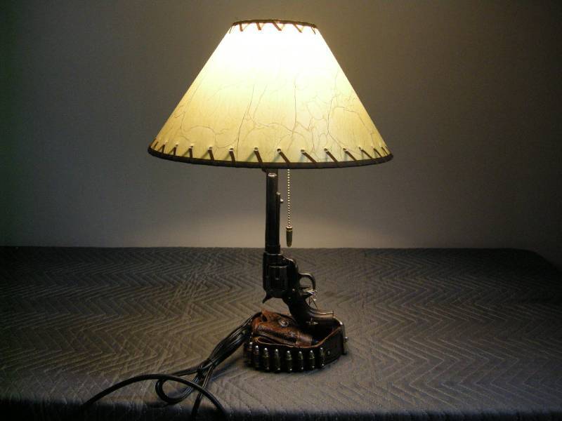 Western Pistol Lamp