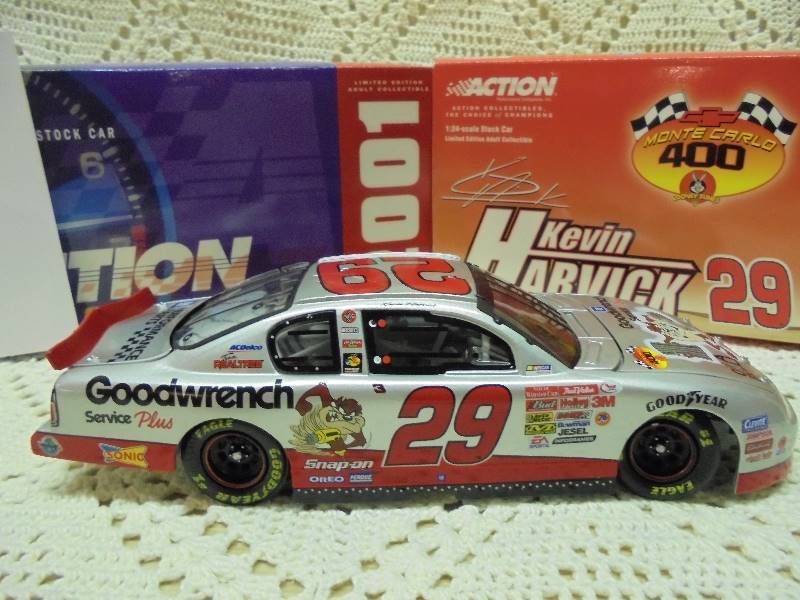 NASCAR DIECAST 124 - Kevin Harvick