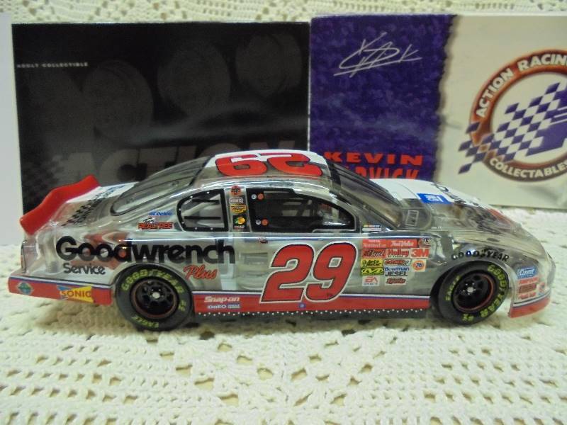 NASCAR DIECAST 124 - Kevin Harvick
