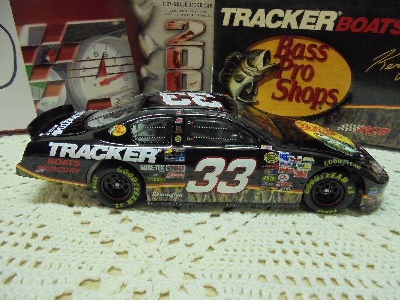 NASCAR DIECAST 124 - Kerry Earnhardt