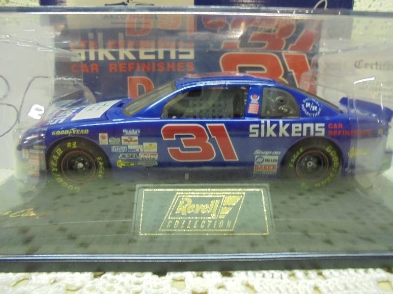 NASCAR DIECAST 124 - Dale Earnhardt Jr