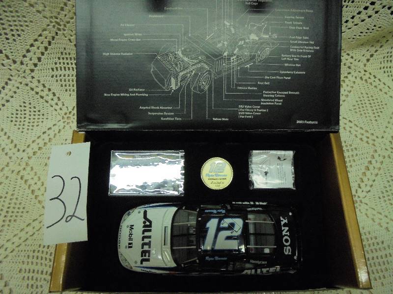 NASCAR DIECAST 124 - Ryan Newman
