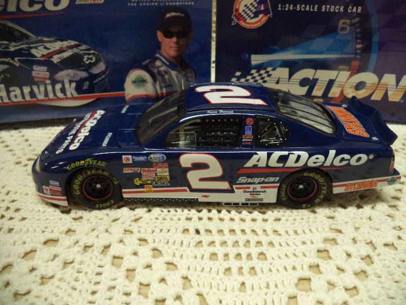 NASCAR DIECAST 124 - Kevin Harvick