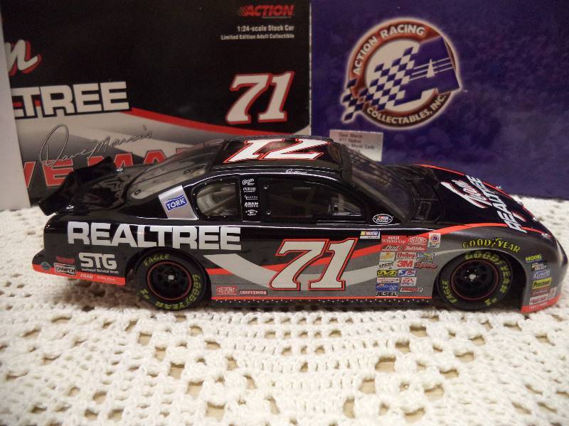 NASCAR DIECAST 124 - Dave Marcis