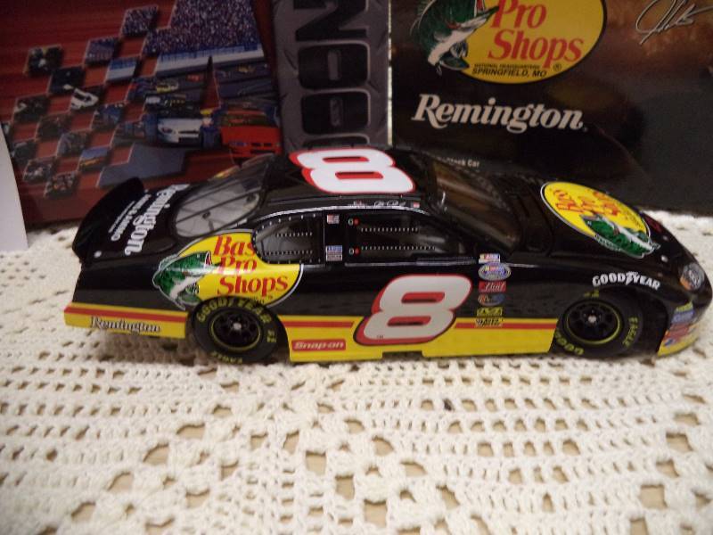 NASCAR DIECAST 124 - Hank Parker Jr.