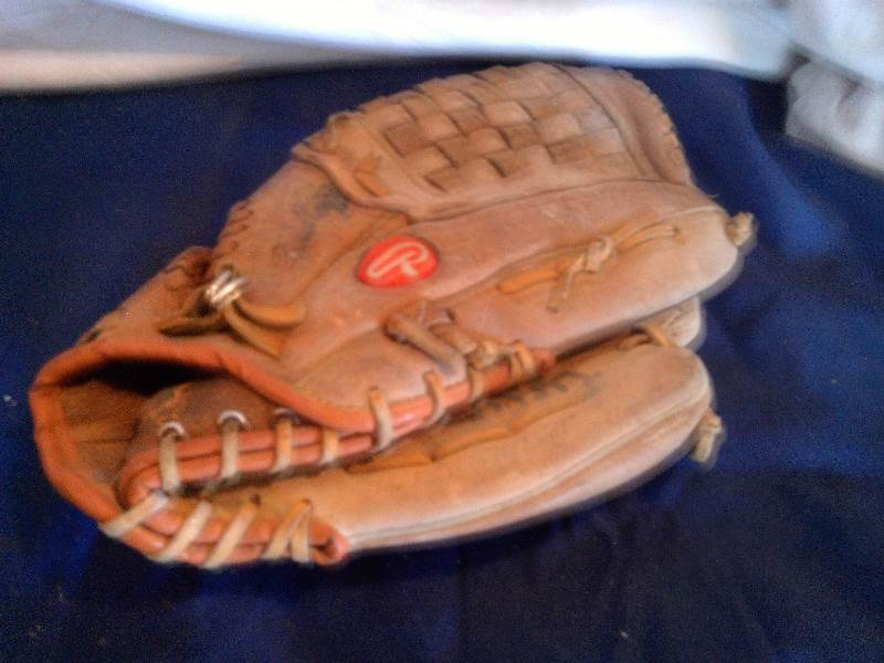 rawlings base ball mitt