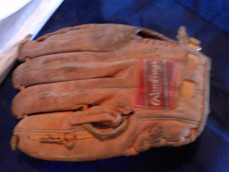 rawlings base ball mitt