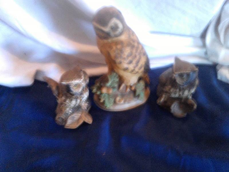 set of 3 porcelian owls
