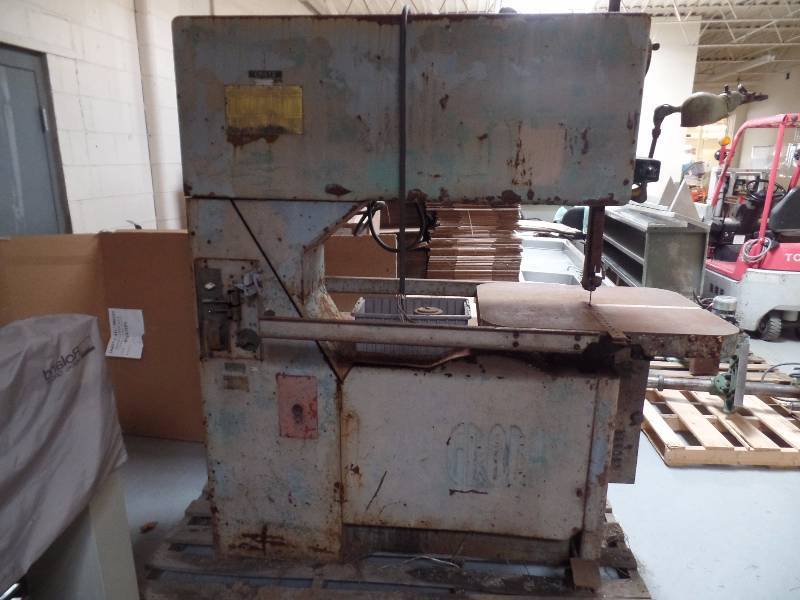 lot 16 image: Industrial Band Saw