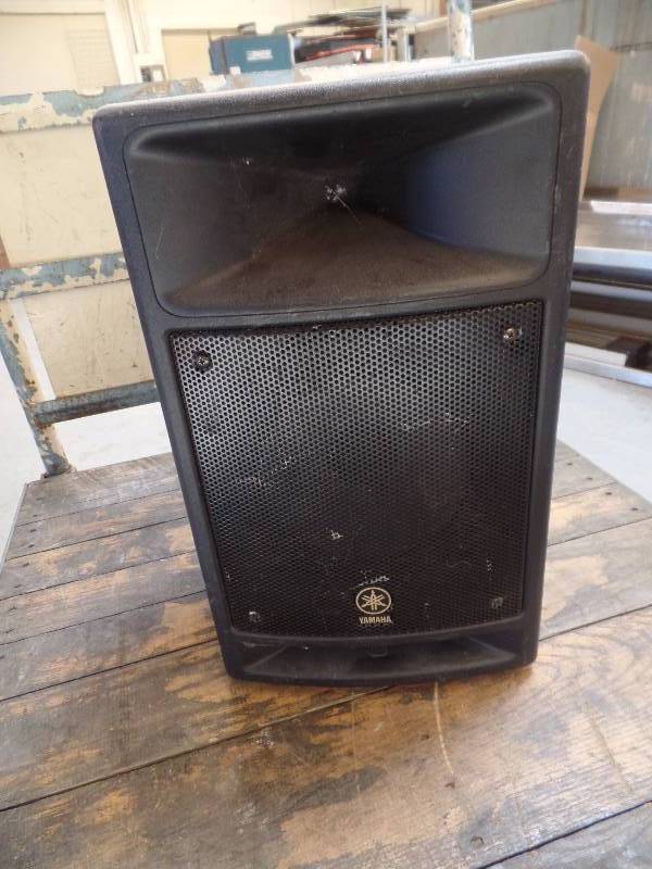 lot 28 image: Yamaha Personal PA Speaker