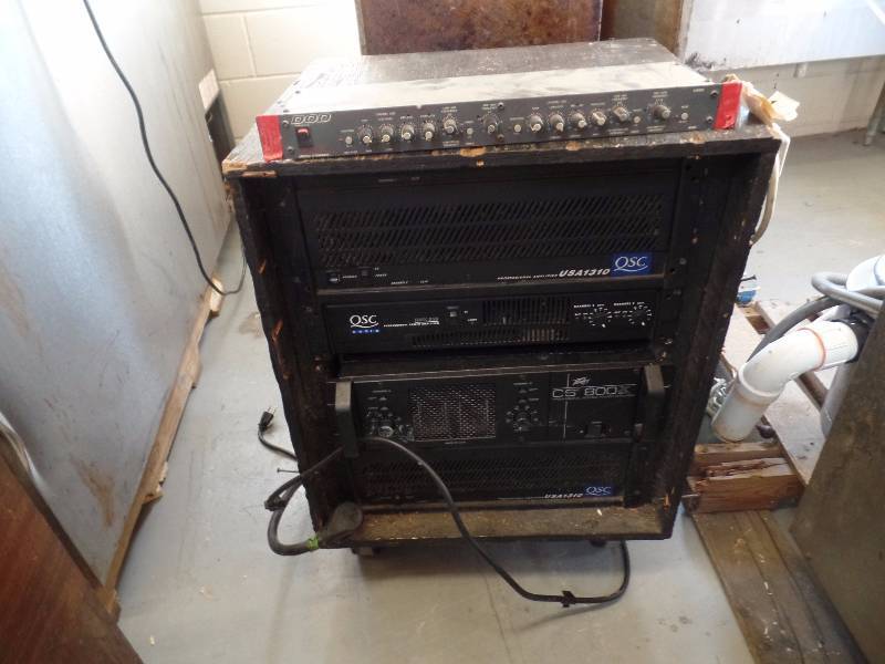 lot 29 image: Amplifier Rack