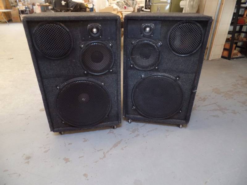 lot 30 image: PA Speakers