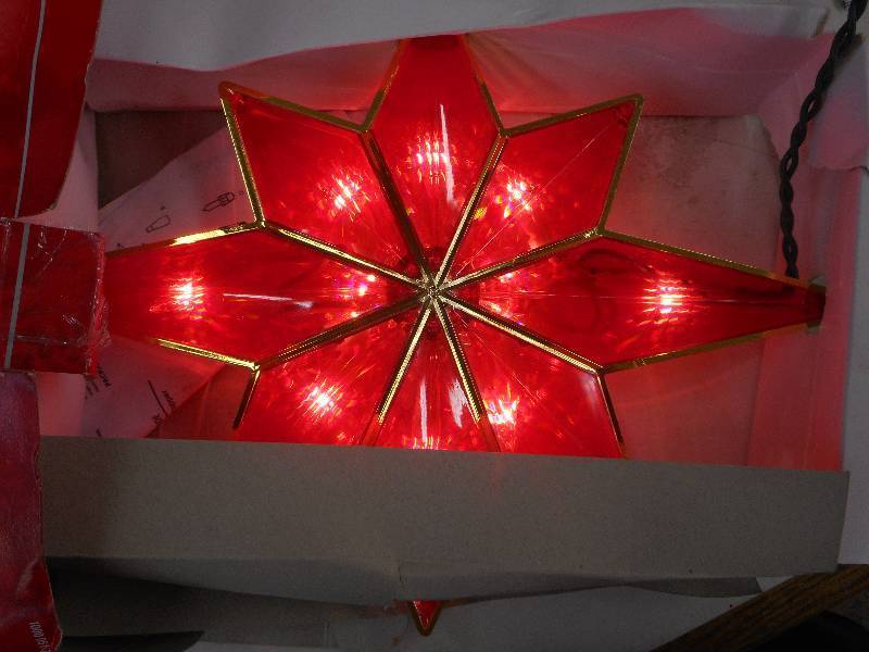 HOME ACCENTS HOLIDAY  RED ACRYLIC TREE TOPPER STAR