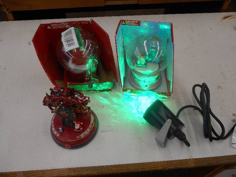 4 CHRISTMAS ORNAMENTS