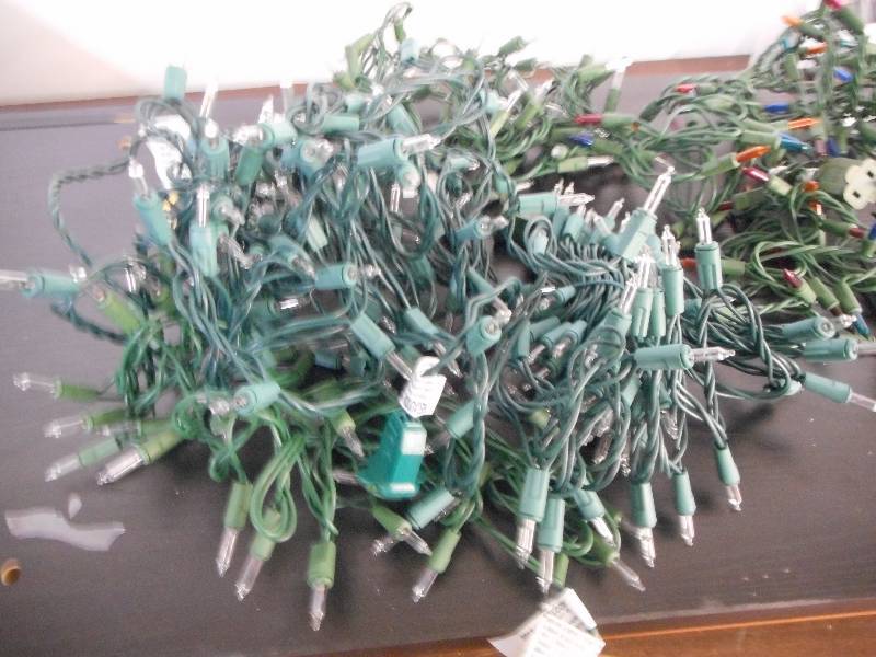 LOT OF DIFFERENT CHRISTMAS LIGHTS