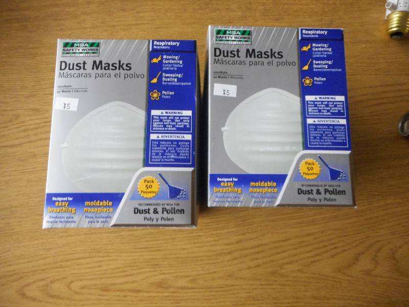 lot 5 image: 100 DUST MASKS
