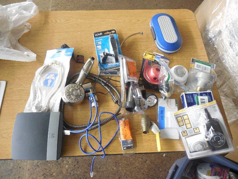 lot 12 image: HANDYMAN LOT OF GOODIES